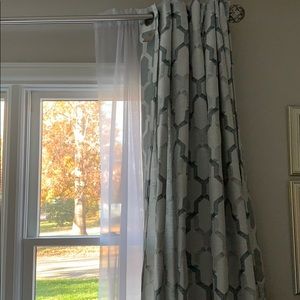 Curtains white and teal